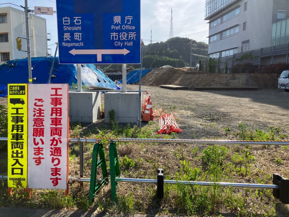 A2橋台背面ヤード車両出入口