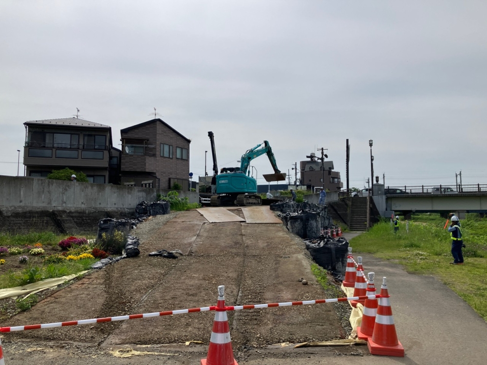 河川内進入路撤去状況