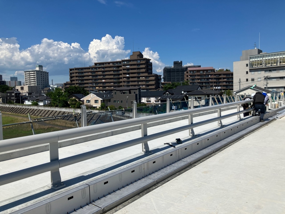 防護柵取付(歩車道境界)