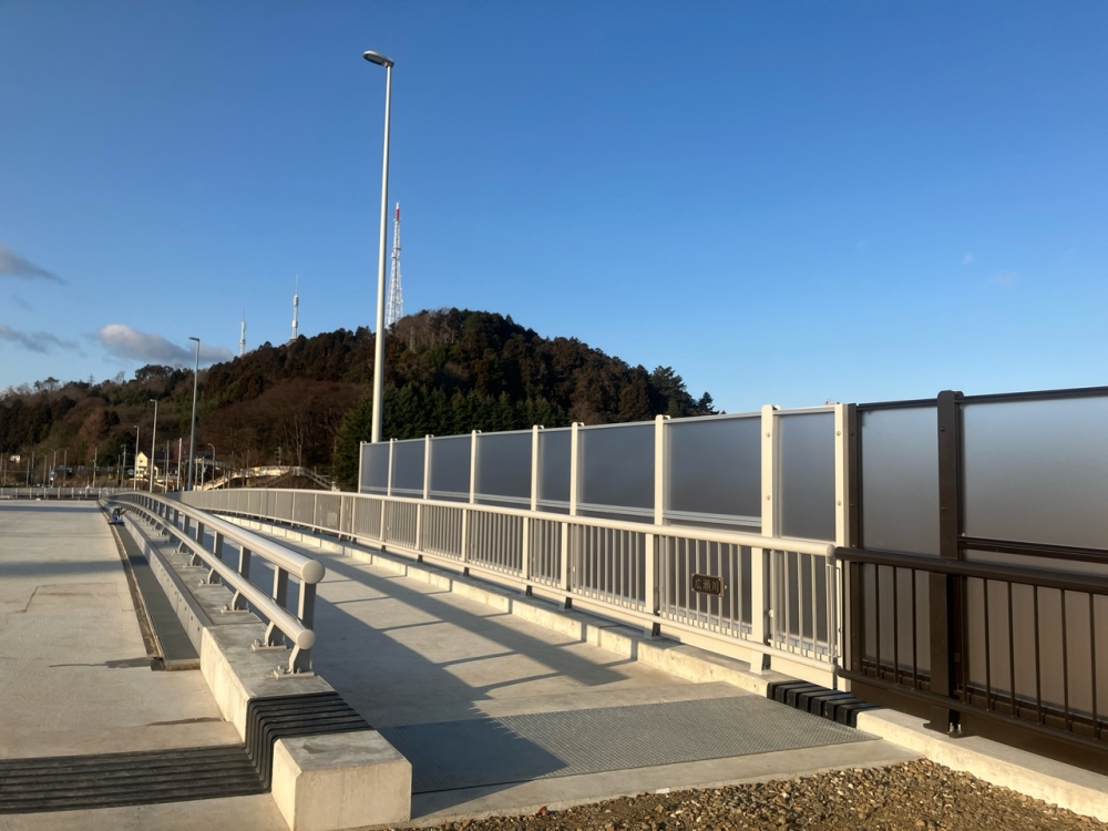 橋梁上全景（上流側_歩道）